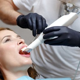 dentist taking digital touchless impressions in New Jersey 